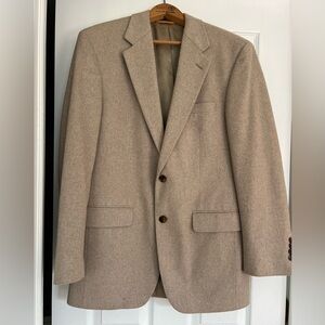 Suit coat is in perfect condition. Such nice detailing Great quality